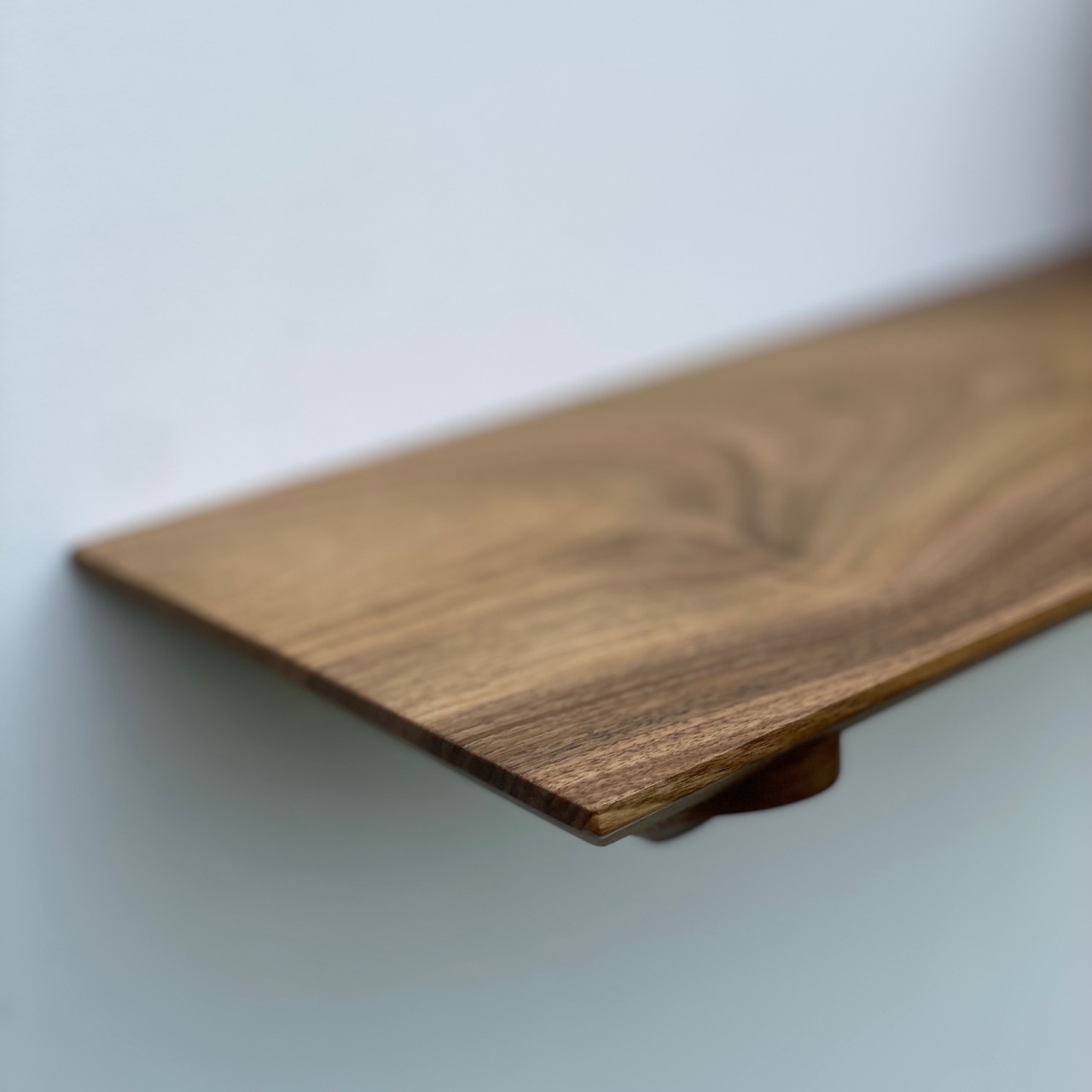 Плаваюча полиця Walnut Classic